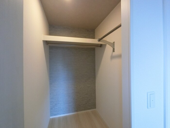 物件内観写真12　(ウォークインクローゼット)
