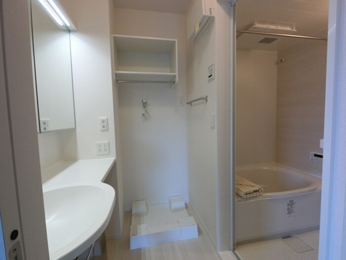 物件内観写真19　(洗濯機置き場)