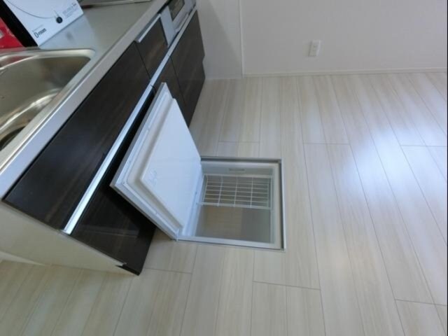 物件内観写真20　(床下収納)