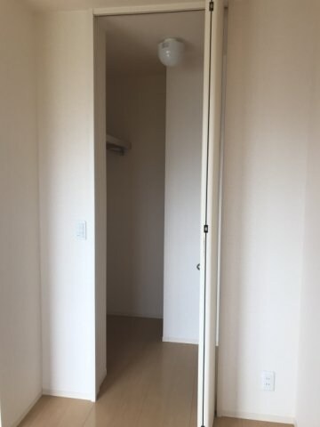 物件内観写真11　(ウォークインクローゼット)