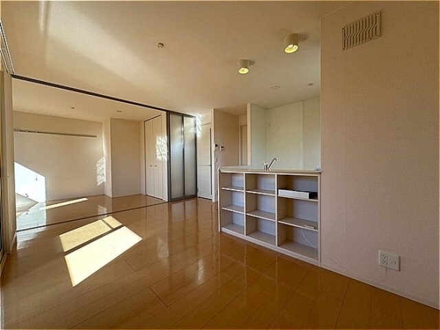 物件内観写真4　(ＬＤＫ～洋室)