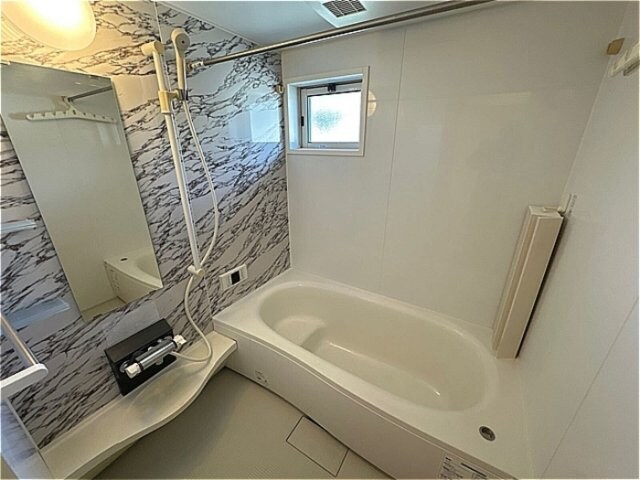 物件内観写真6　(換気暖房乾燥機付き浴室)