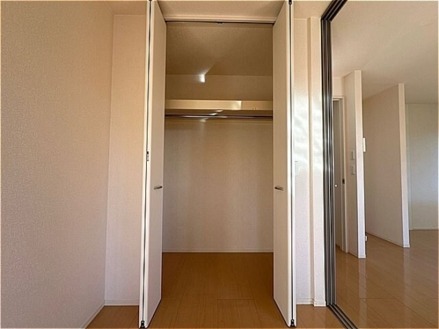 物件内観写真10　(南洋室・クローゼット)