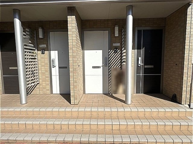 物件内観写真21　(玄関前)