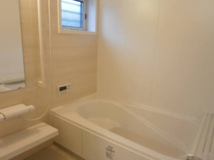 物件内観写真8　(換気暖房乾燥機付き浴室)