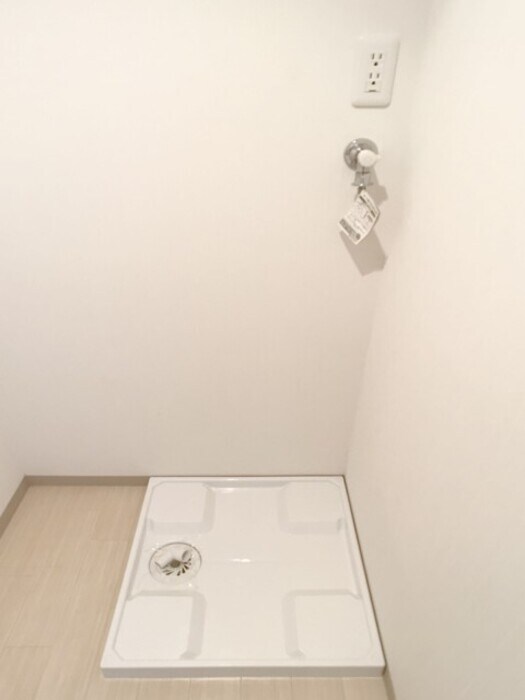 物件内観写真16　(洗濯機置き場)