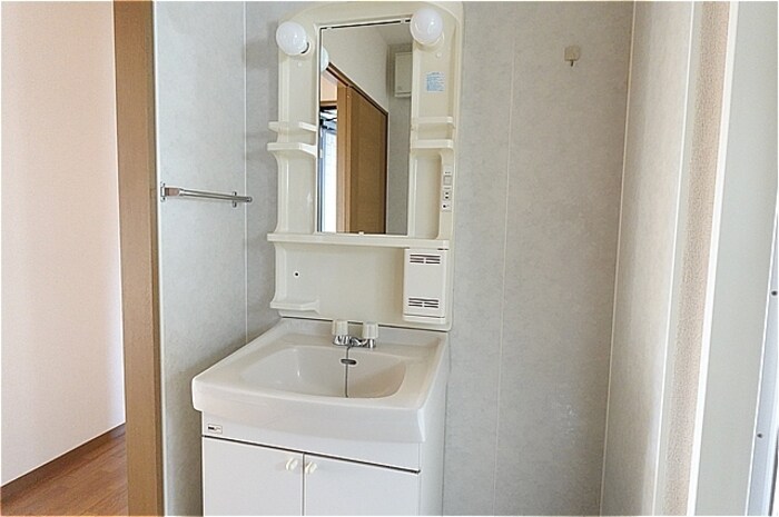 物件内観写真8　(洗面台)