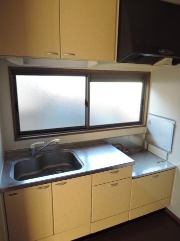 物件内観写真8　(キッチン（上部収納棚付き）)