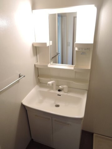 物件内観写真12　(洗髪洗面化粧台)