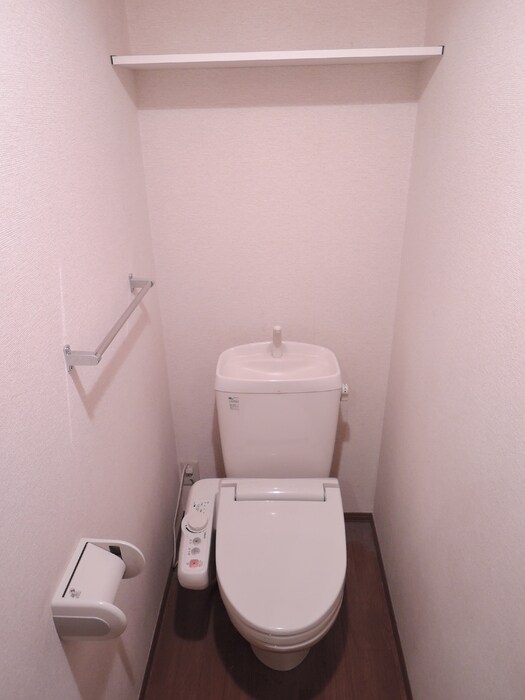 物件内観写真14　(2階トイレ)