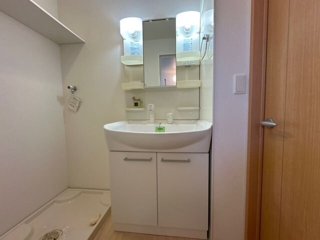 物件内観写真8　(洗面所)