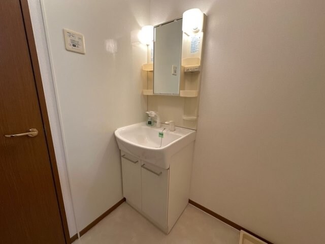 物件内観写真12　(洗面所)