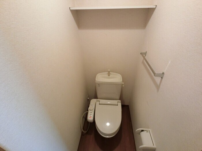 物件内観写真12　(温水洗浄暖房便座のトイレ)