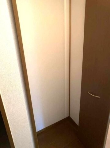 物件内観写真15　(収納)