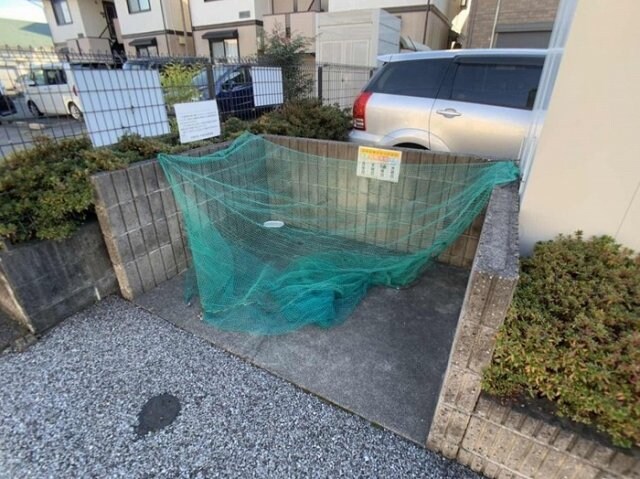 物件内観写真21　(敷地内ごみステーション)