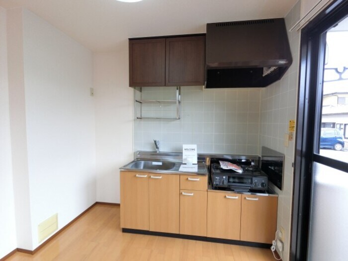 物件内観写真8　(ガスコンロ付きキッチン)