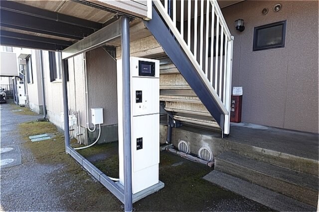 物件内観写真22　(階段下に宅配ボックス設置しました)