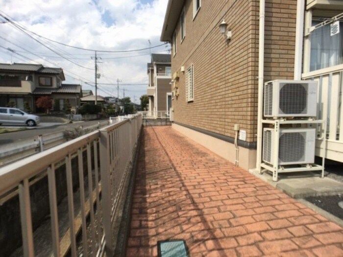 物件外観写真3　(エントランス)