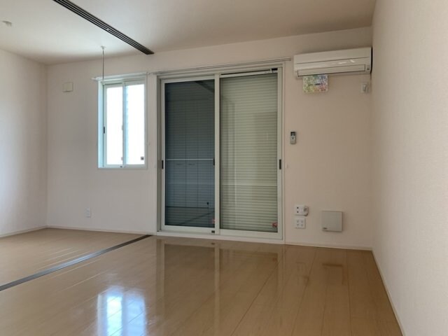 物件内観写真14　(シャッター雨戸)