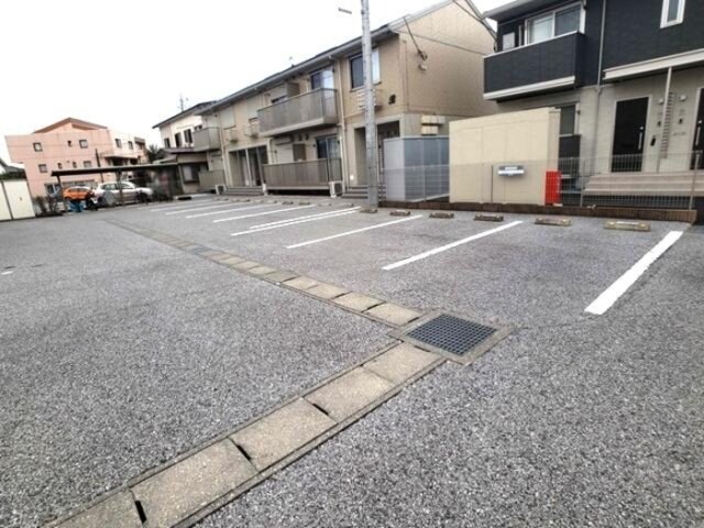 物件外観写真2　(駐車場)