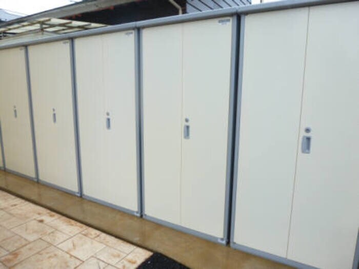 物件内観写真11　(ｶｰ用品収納に便利な外部物置★)