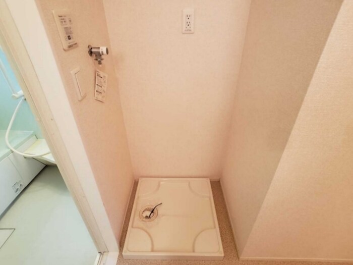 物件内観写真15　(洗濯機置き場)