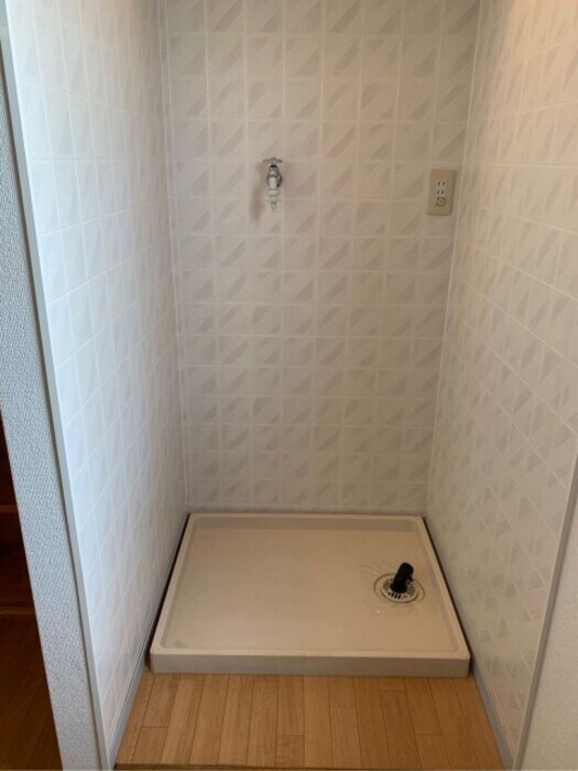 物件内観写真16　(洗濯機置き場)