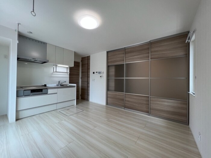 物件内観写真16　(ＬＤＫ・間仕切りを閉めた状態です)