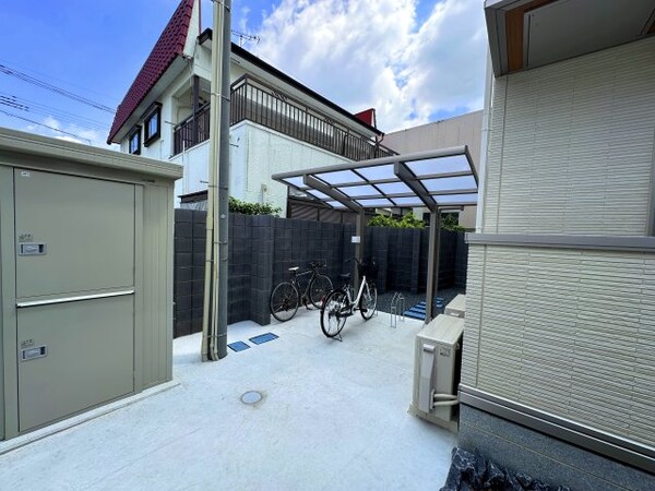 建物設備(駐車場)