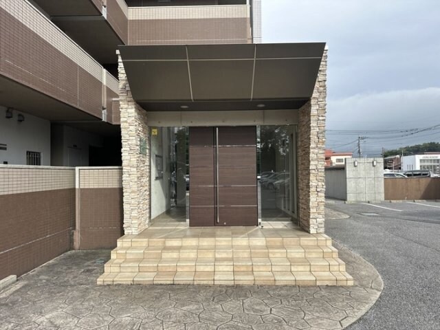 物件外観写真4　(エントランス)