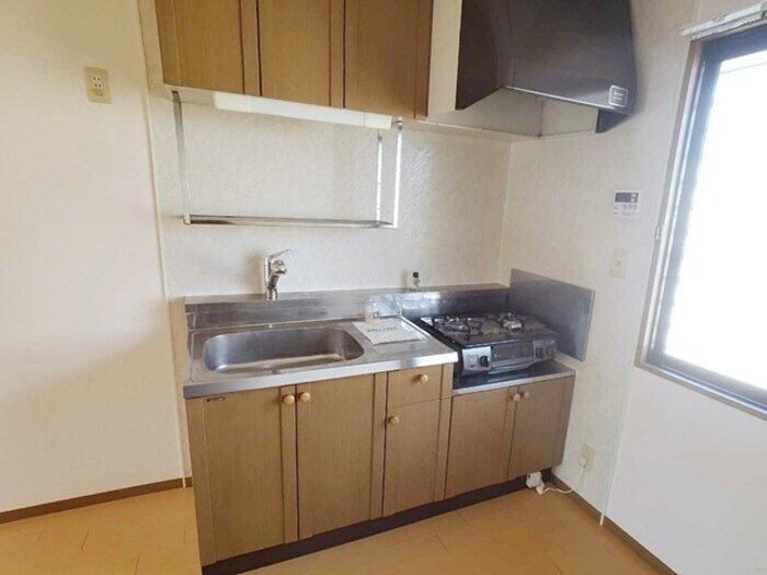 物件内観写真7　(ガスコンロ付きキッチン)