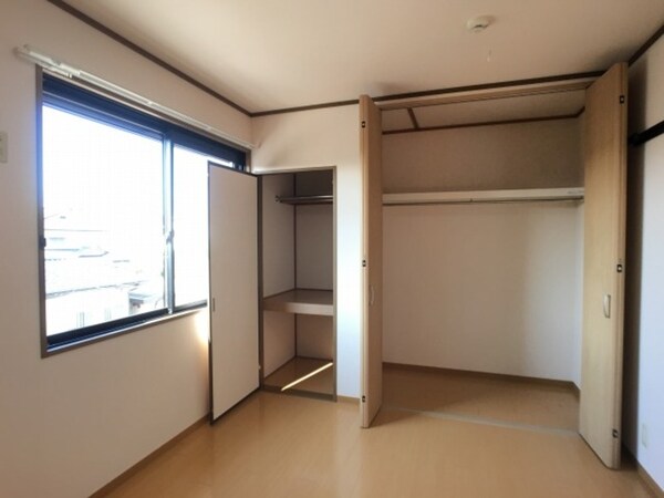 洋室(北洋室・収納)