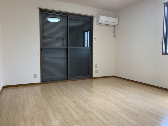 物件内観写真13　(シャッター雨戸)