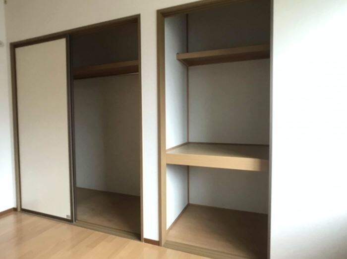 物件内観写真16　(クローゼットと収納)