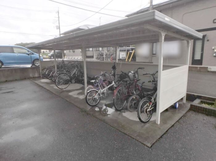 物件内観写真17　(駐輪場)