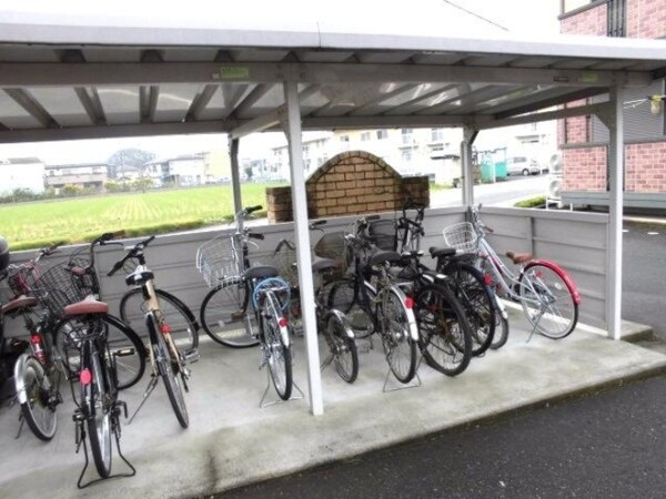 建物設備(駐輪場)