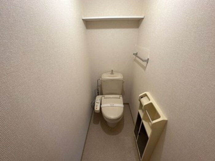 物件内観写真12　(温水洗浄暖房便座)