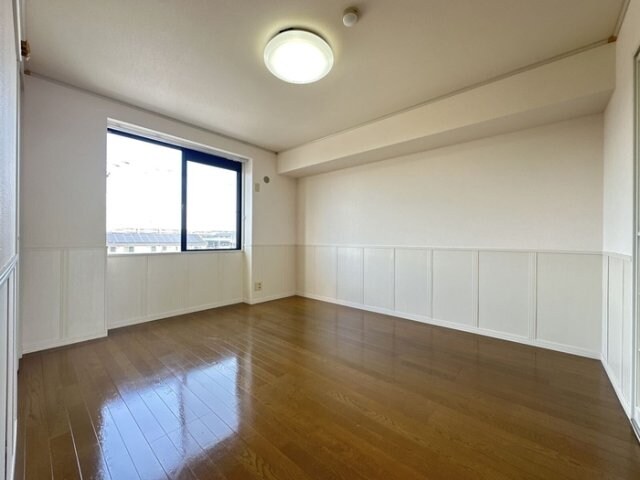 物件内観写真13　(洋室)