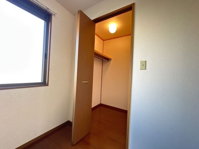 物件内観写真16　(ウォークインクローゼット)