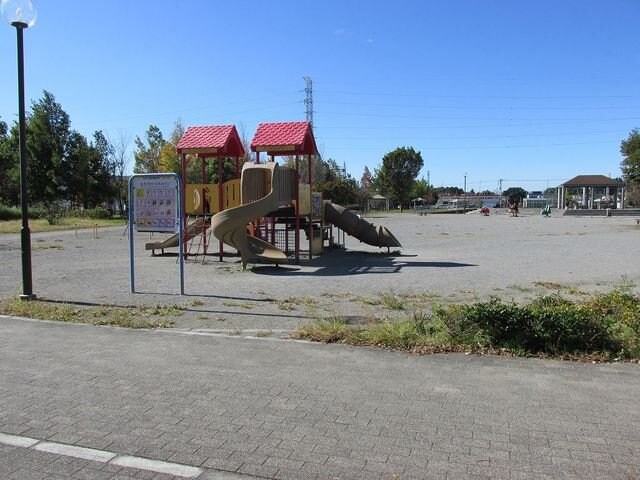 物件外観写真4　(インターパーク中央公園まで450m)