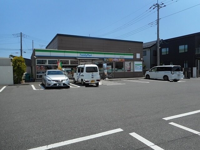 物件外観写真4　(ファミリーマート宇都宮竹林西店まで850m)
