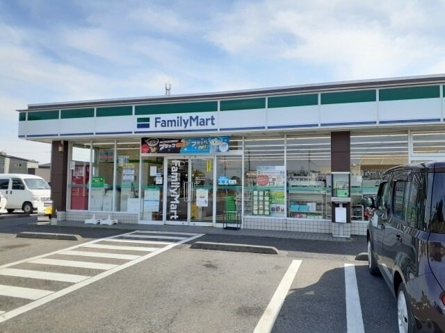 物件外観写真4　(ファミリーマート宇都宮羽牛田店まで1000m)