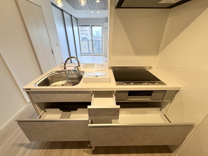 物件内観写真6　(キッチン（収納）)