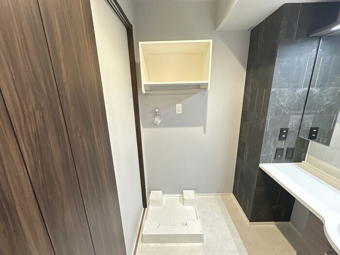 物件内観写真14　(洗濯機置場)