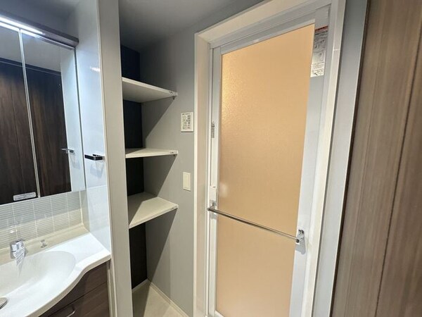 収納(浴室の横の収納)