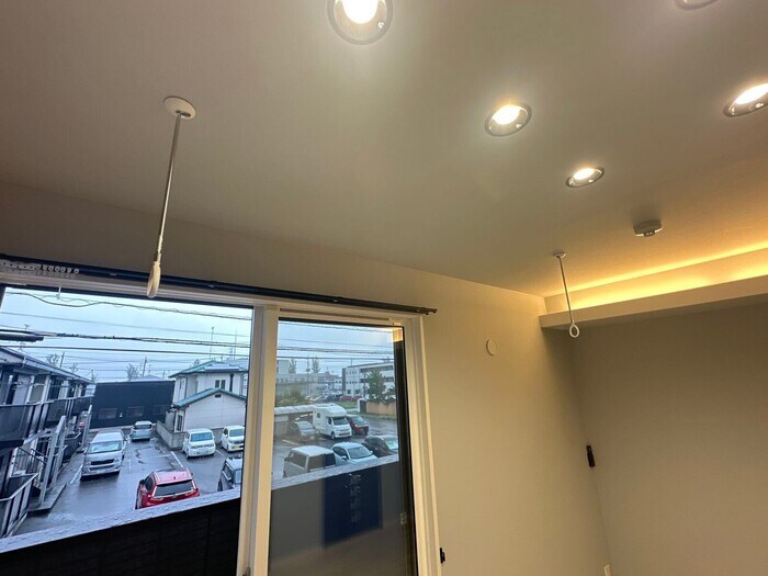 物件内観写真23　(室内物干し)