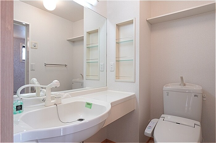 物件内観写真7　(カウンター洗面台)