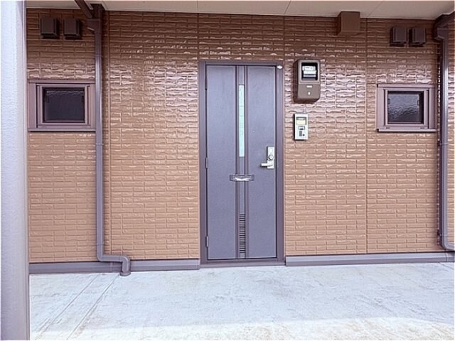 物件内観写真20　(玄関前)