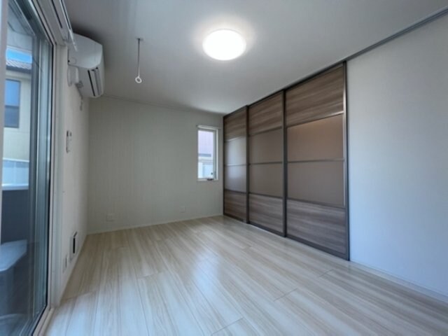 物件内観写真16　(ＬＤＫ・間仕切りを閉めた状態です)