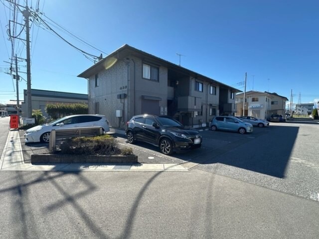 物件外観写真2　(駐車場)